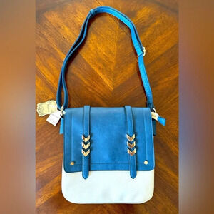 NWT Alyssa Double Compartment Dual Tone Crossbody Medium-Large. Blue and Cream